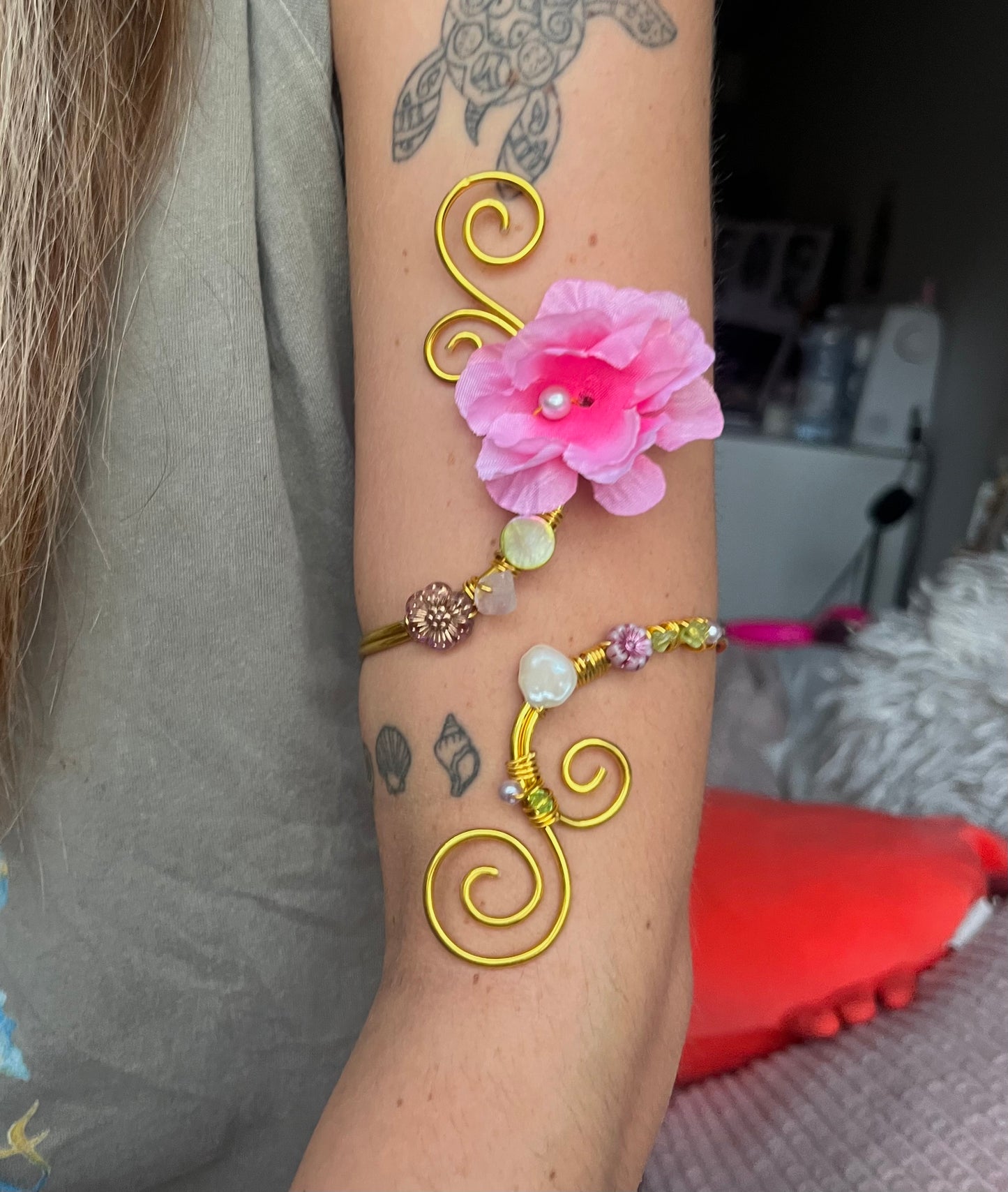 Flora gold cuff💋🥰🧚♂️
