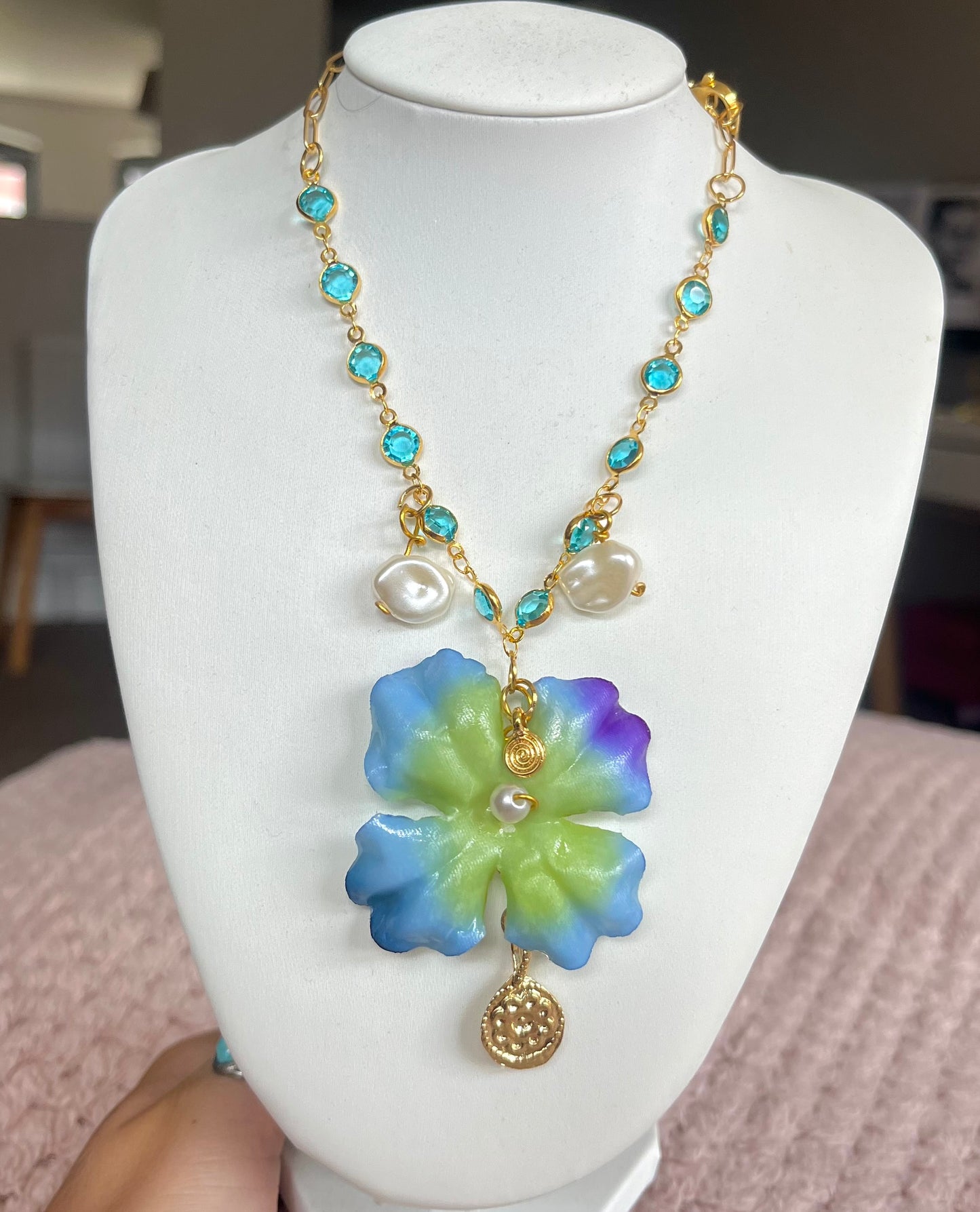 Flora Orchid gold chain necklace