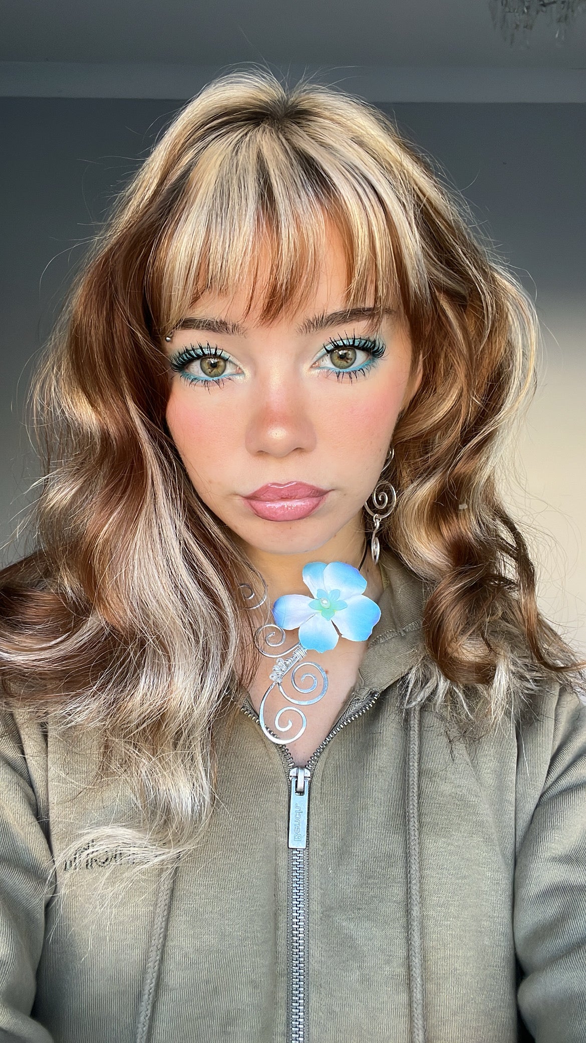 An angel set- earrings and necklace !! (Will be shipped on the 5th December)