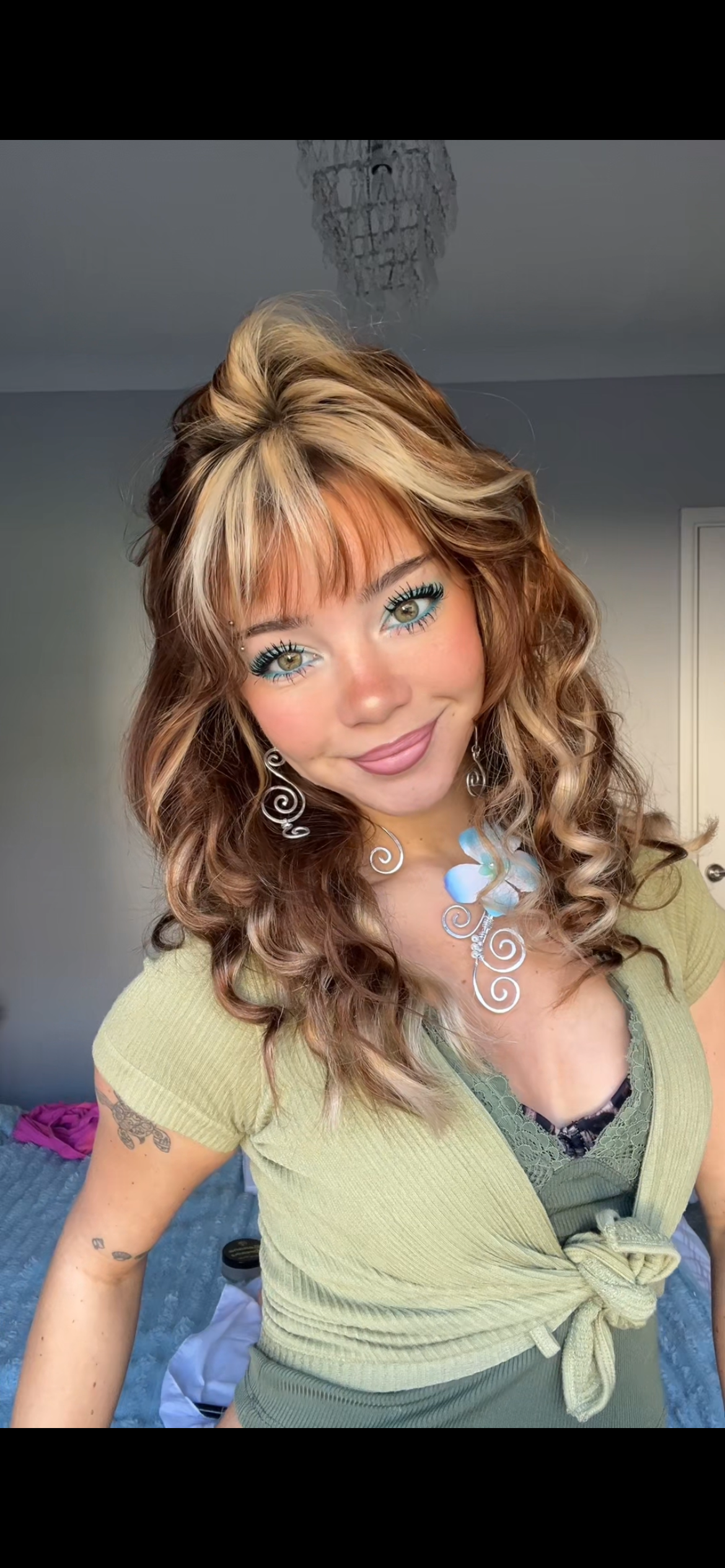 An angel set- earrings and necklace !! (Will be shipped on the 5th December)